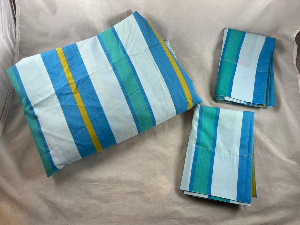 Sears Mixables Sierra Stripe Blue Double Bed Fitted Sheet 2 Pillowcases 1970s